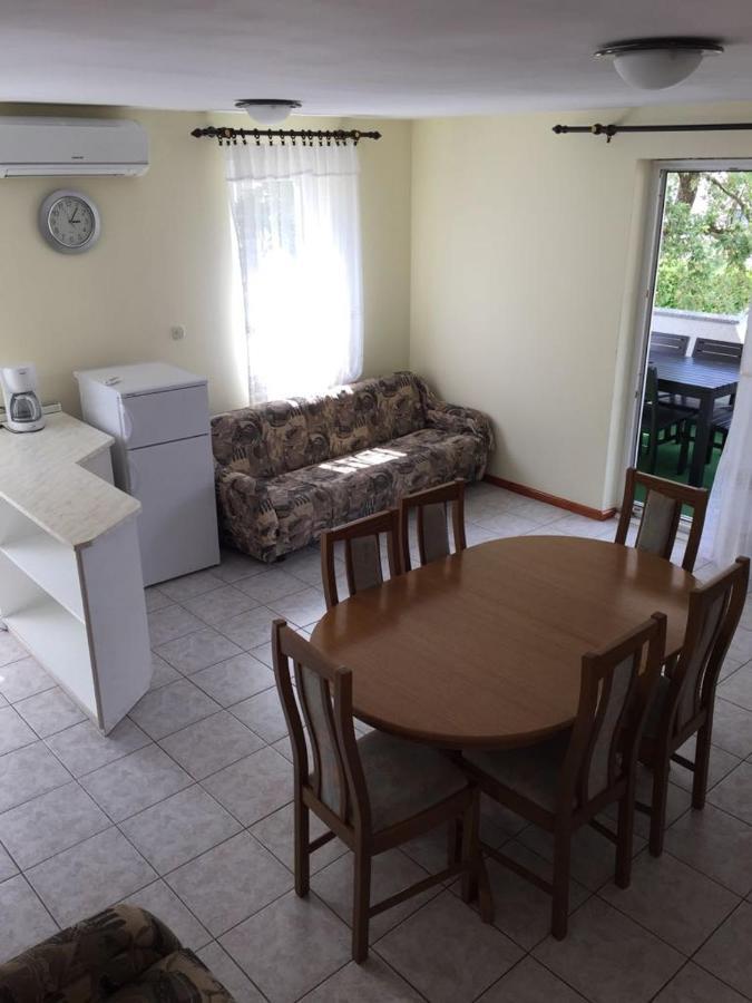 Apartmani Ana مالينسكا المظهر الخارجي الصورة