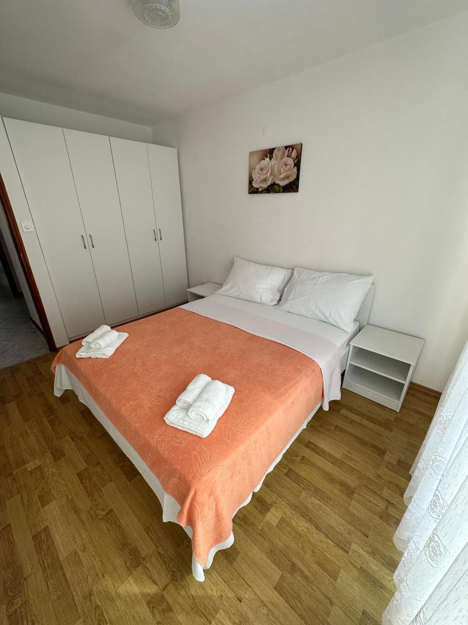 Apartmani Ana مالينسكا المظهر الخارجي الصورة